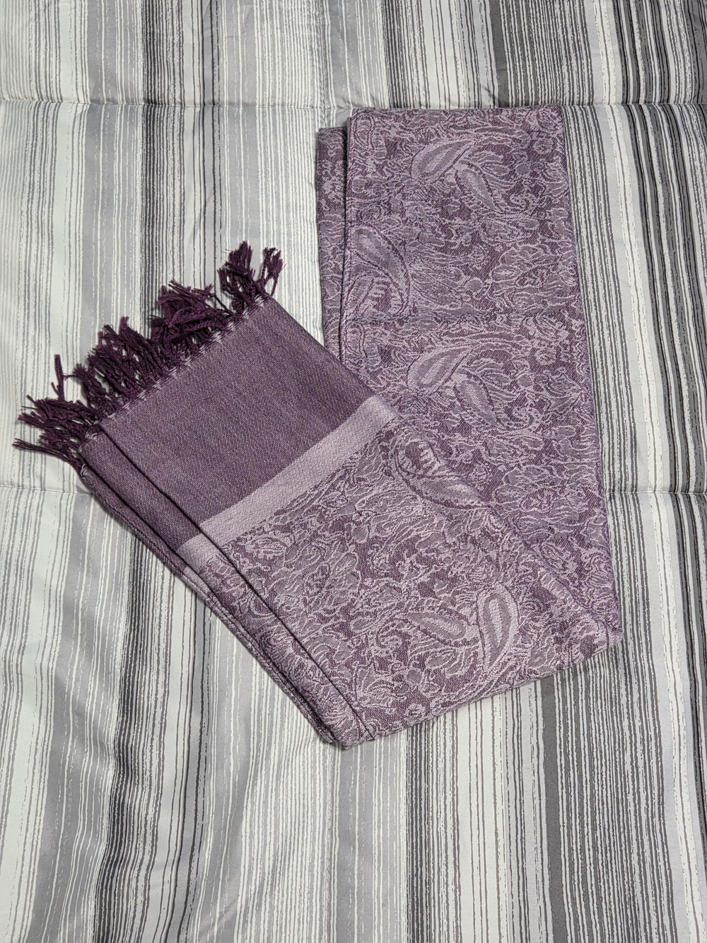 Elegant Purple Jacquard Paisley Pashmina Shawl –Reversible Two-Tone Fringed Wrap